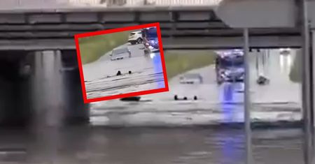 Gniezno: Auto utknęło pod wodą. W środku była kobieta