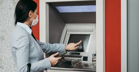 Ujemne oprocentowanie lokat. Rzecznik KNF zabiera głos