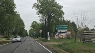 Skierniewice: Kontrowersyjne zwiększenie prędkości. Do 70 km/h w terenie zabudowanym na Rawskiej