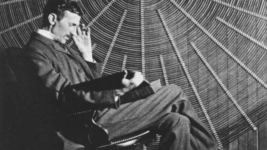 Nikola Tesla w swoim laboratorium
