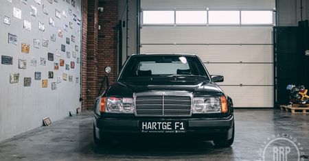Mercedes W124 z silnikiem z BMW M1 od Hartge. Auto pojawiło się w Polsce
