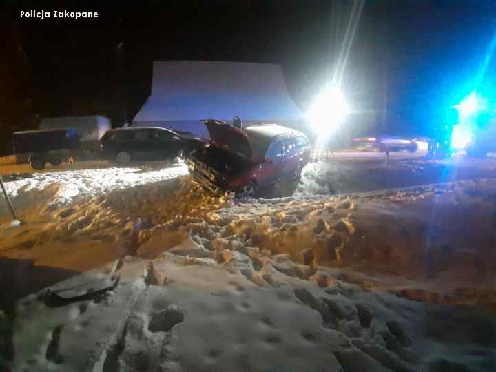 Jadą w góry na letnich oponach. Zakopiańska policja apeluje o rozsądek