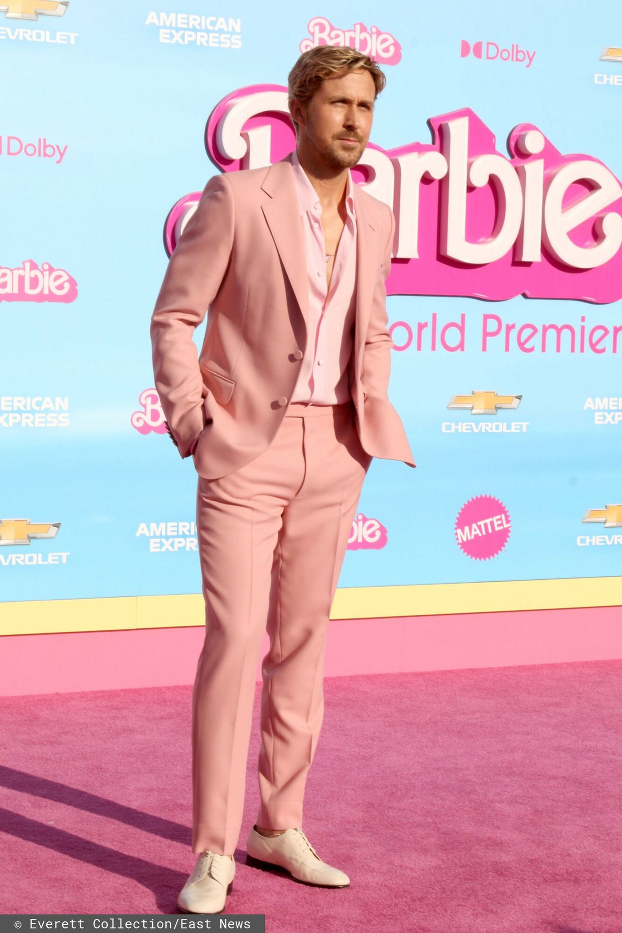 Ryan Gosling w różowym garniturze 