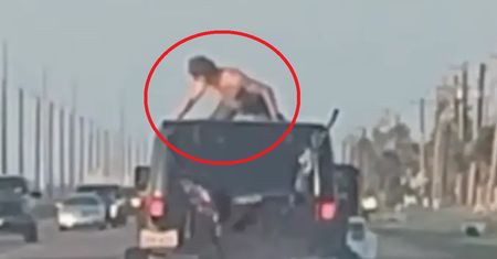 Horror w USA. Wszedł na dach auta. Nagle wydarzyła się tragedia