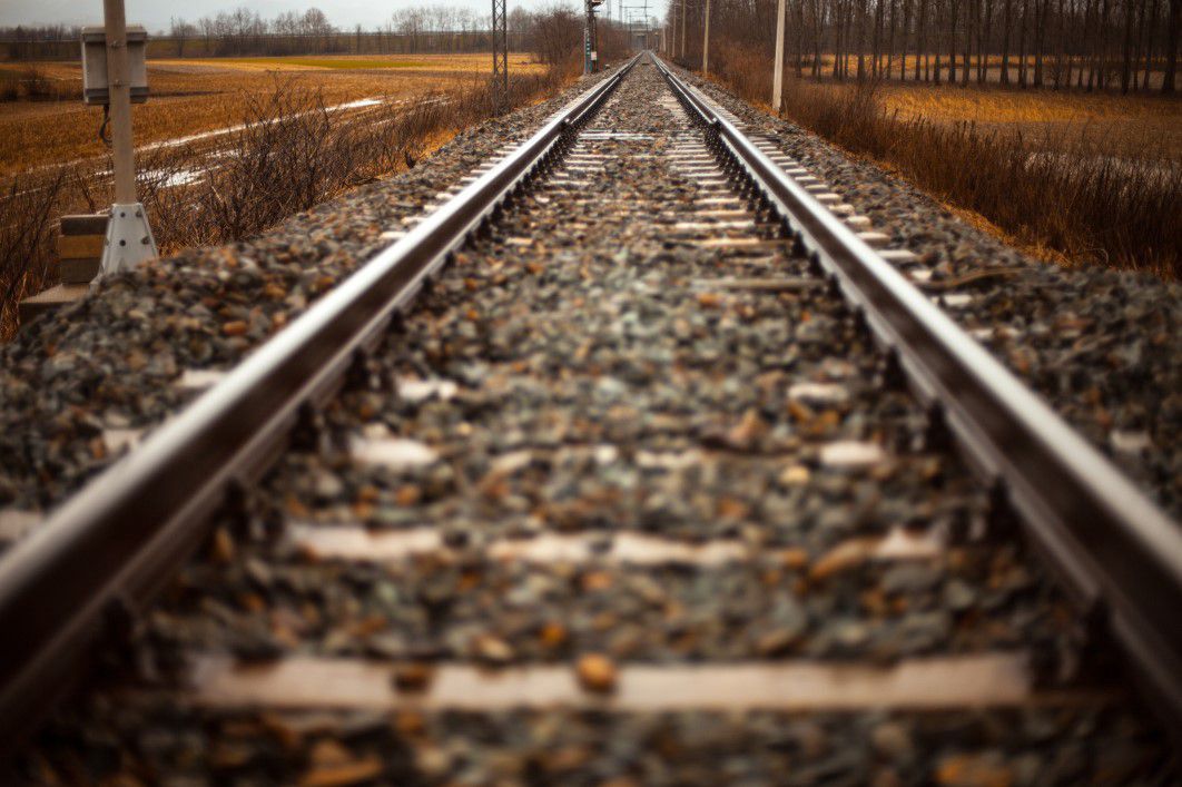 Śmierć na torach. Zginął pod pociągiem Intercity