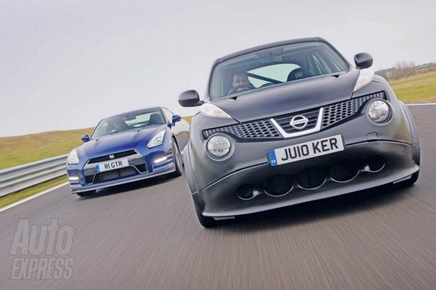 Nissan Juke-R vs Nissan GT-R [wideo]