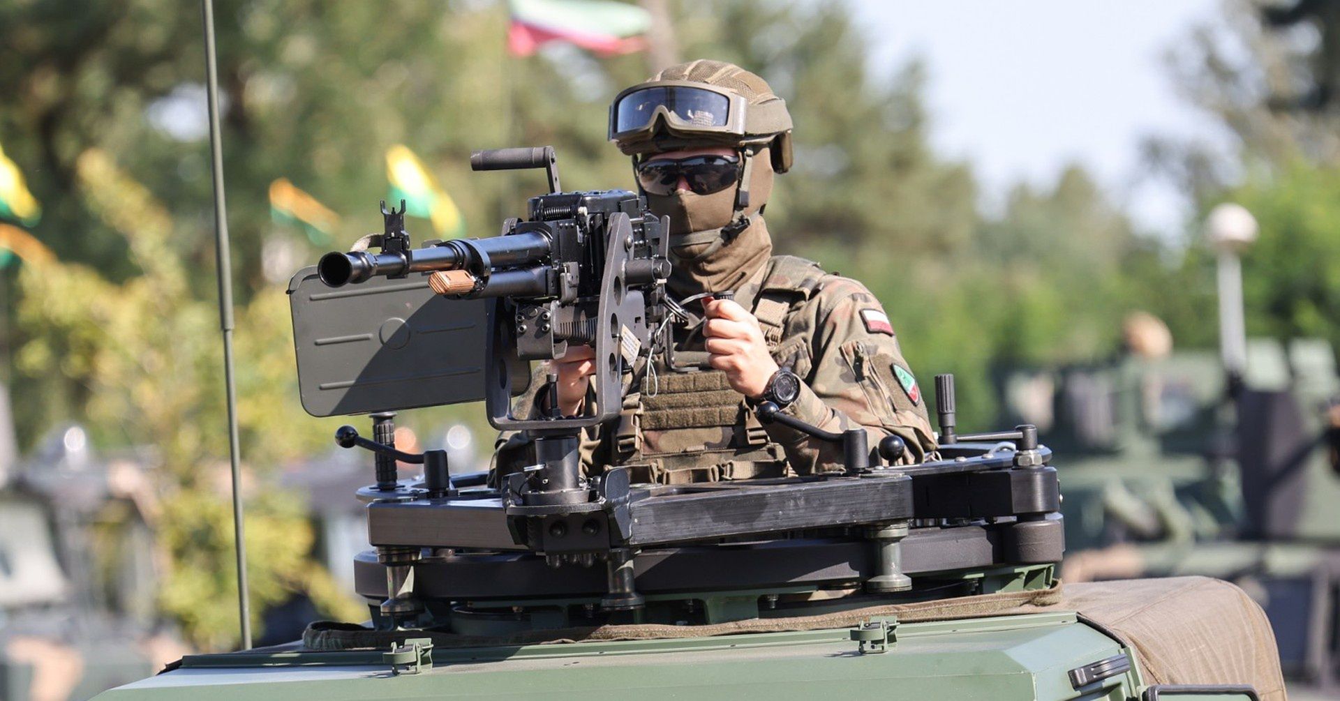 Pokaz sprzętu w 1 Warszawskiej Brygadzie Pancernej