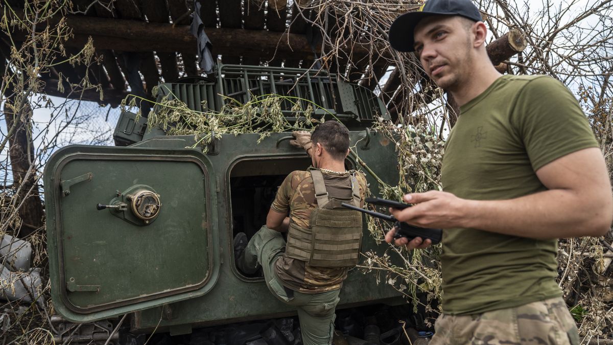 Military mobility continues in Donetsk Oblast
DONETSK OBLAST, UKRAINE - JUNE 09: Ukrainian Army soldiers are in their fighting position in the direction of the Chasiv Yar, as the war between Russia and Ukraine continues, in Donetsk Oblast of Ukraine, June 09, 2024. (Photo by Jose Colon/Anadolu via Getty Images)
Anadolu
ukranian, oblast, soldiers, figthing, russian