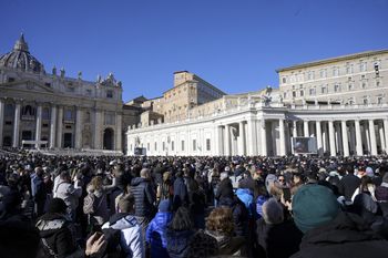 Miliony wiernych uczestniczyły w papieskich uroczystościach w 2025 roku