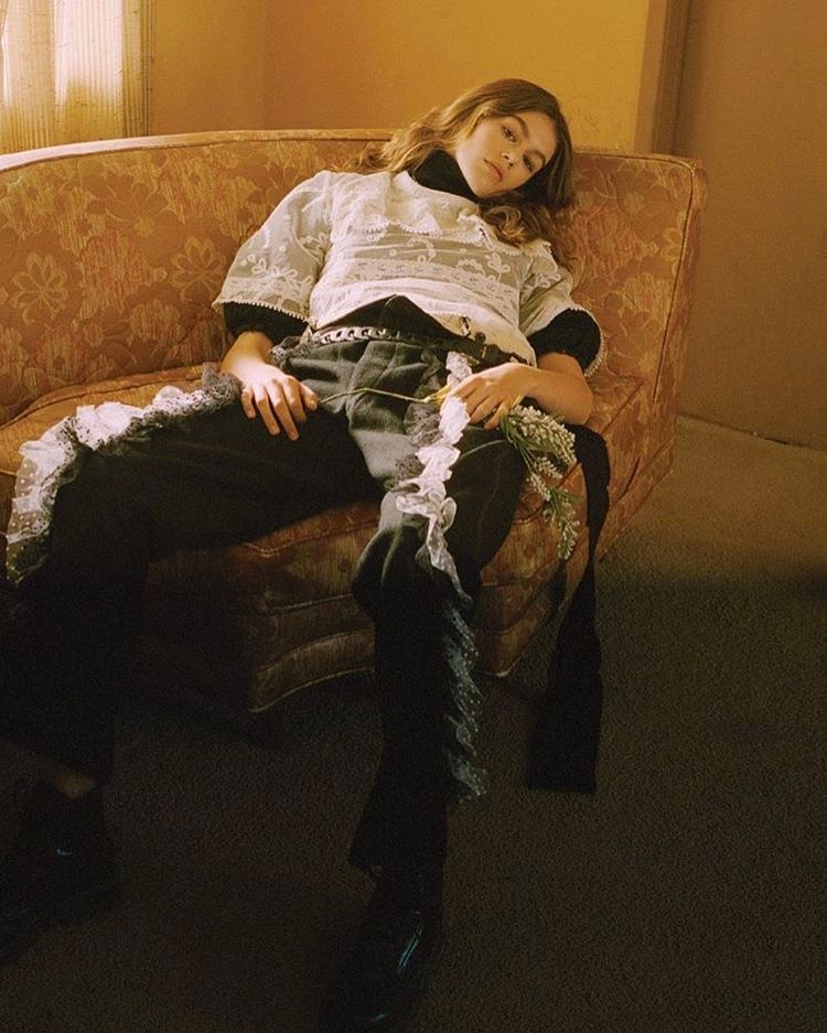 Kendall Jenner pojawia się ponownie w świecie fotografii z 72-stronnicowym edytorialem 1