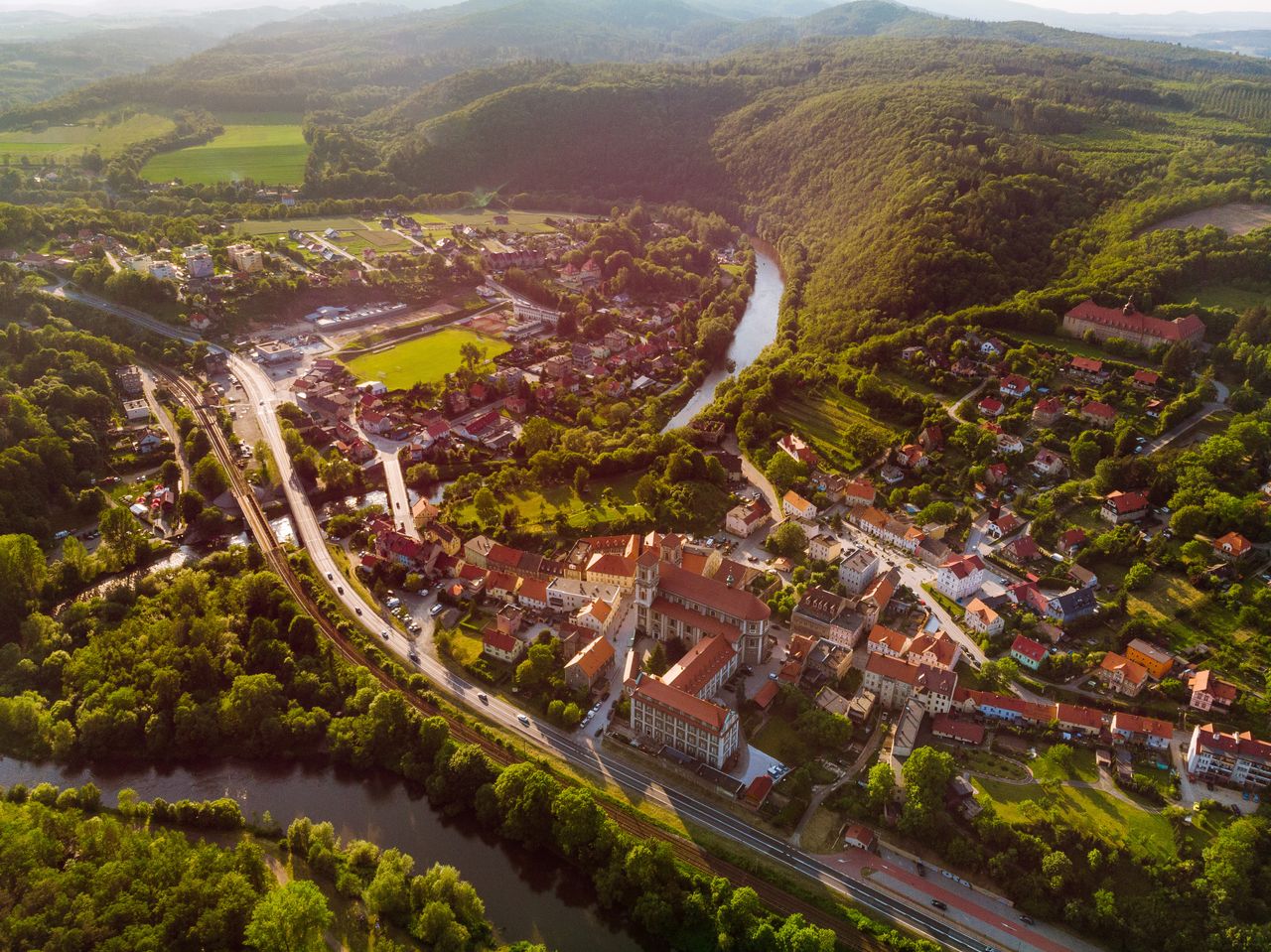 Magiczne miejsce w polskich górach. Nazywane jest miastem cudów