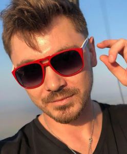 Daniel Martyniuk odpręża się po rozwodzie. Pokazał, co ogląda w skromnym mieszkaniu