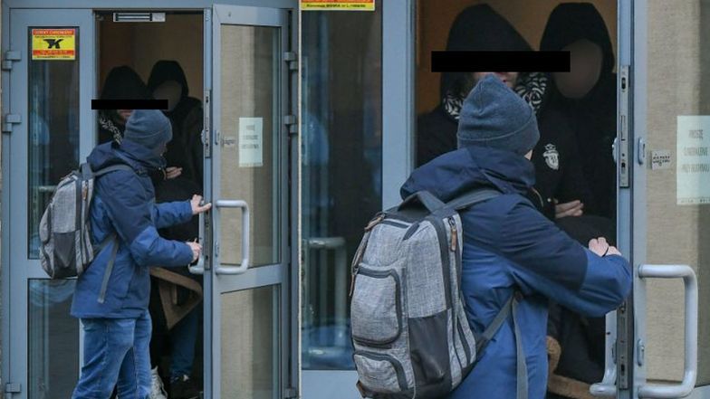 Emil S. wyprowadzony z prokuratury w kajdankach