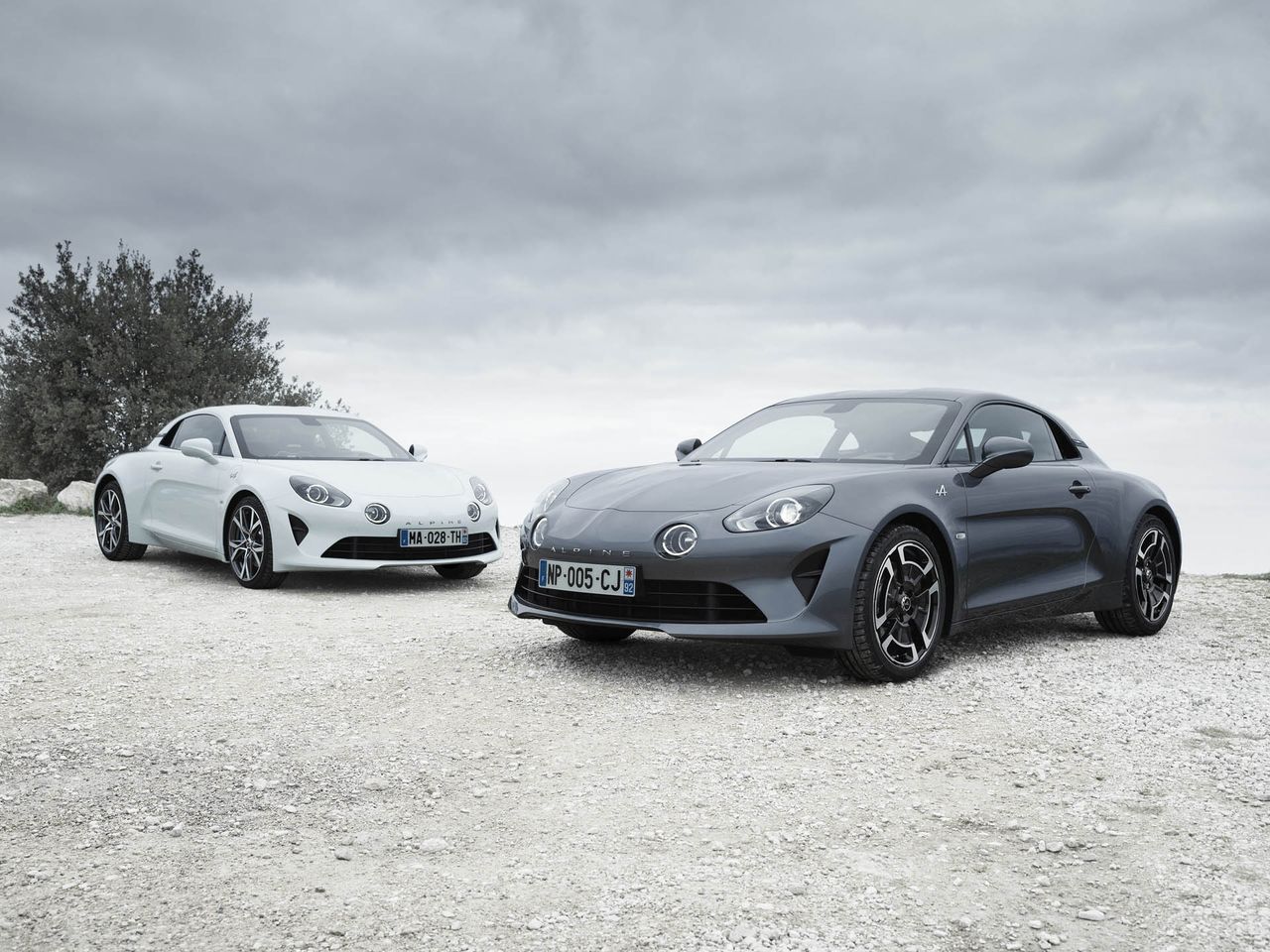 Alpine A110 Pure i Legende. Dwie wersje dla różnych klientów