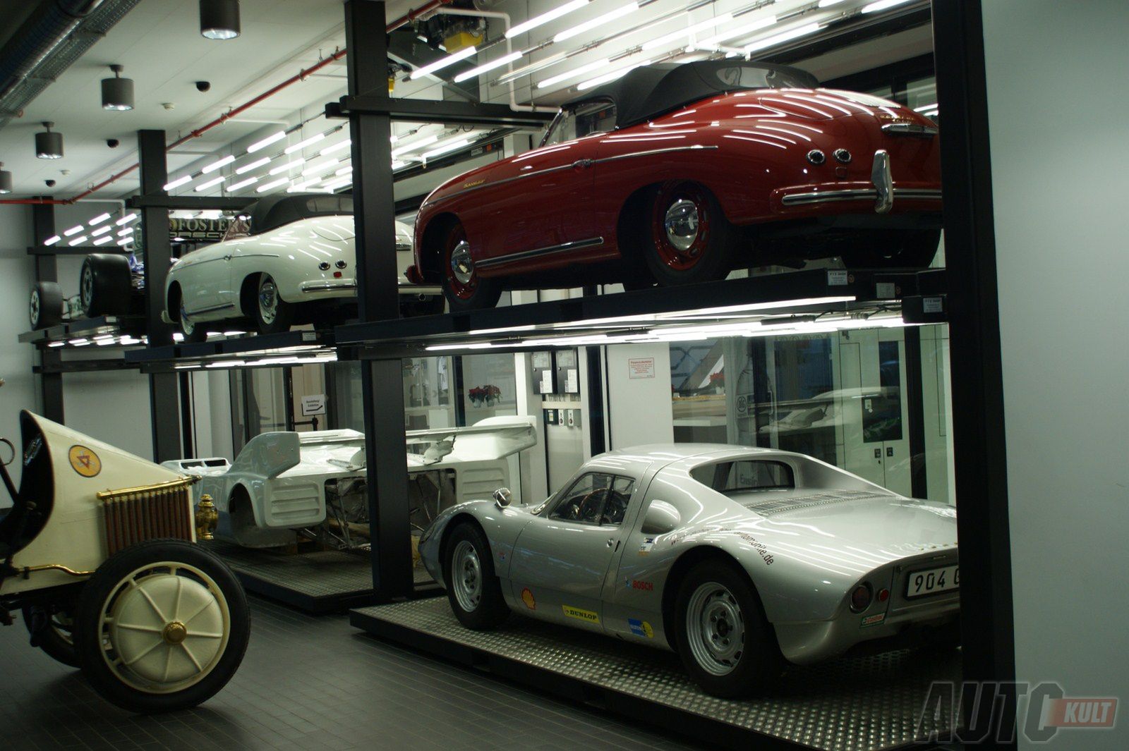 Porsche Ground Zero Museum Workshop - Porsche 904 GTS