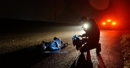 "Noś odblaski. Nie daj się zamknąć w czarnym worku" to świetny spot, który przemawia do rozsądku