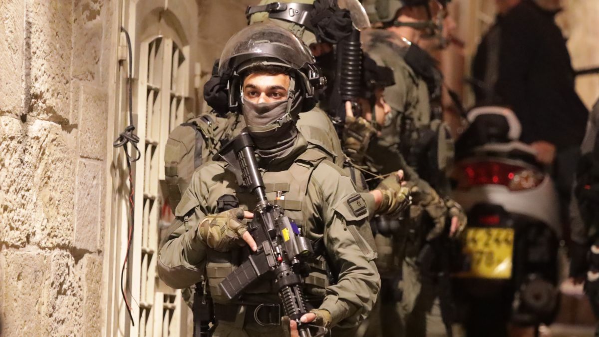 JERUSALEM - APRIL 05: Israeli police raid the Aqaba al-Saraya neighborhood in the Old City of East Jerusalem, on April 05, 2023. (Photo by Saeed Qaq/Anadolu Agency via Getty Images)