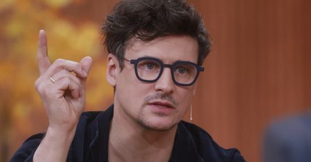 Mateusz Damięcki zobaczył dziury w ścianie. "Moja obrączka zniosła wiele"