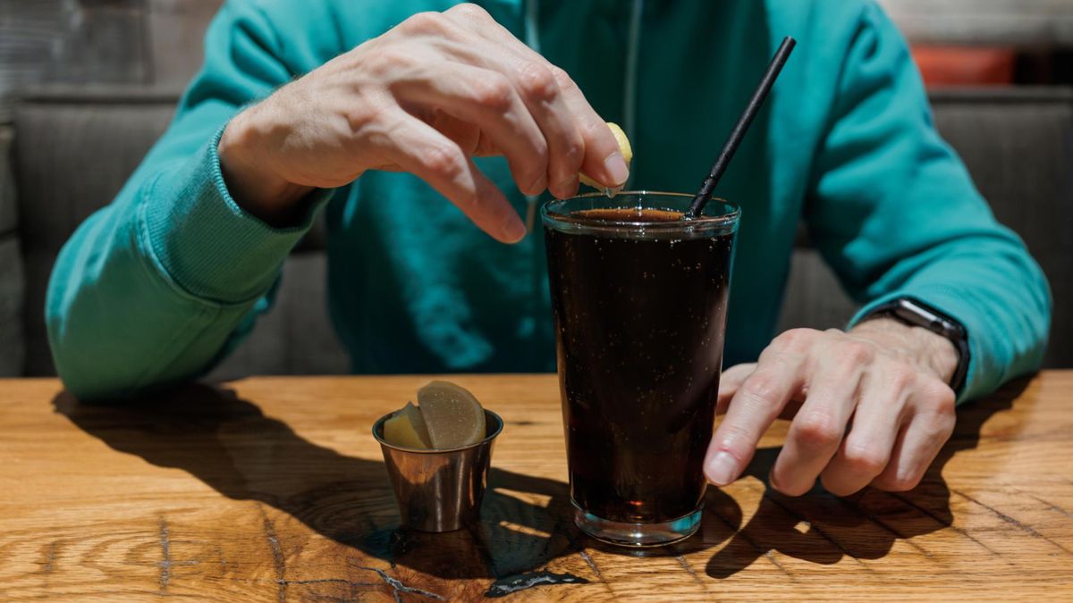 Wystarczy niewiele ponad 300 ml. Sprawca próchnicy, zawału i raka