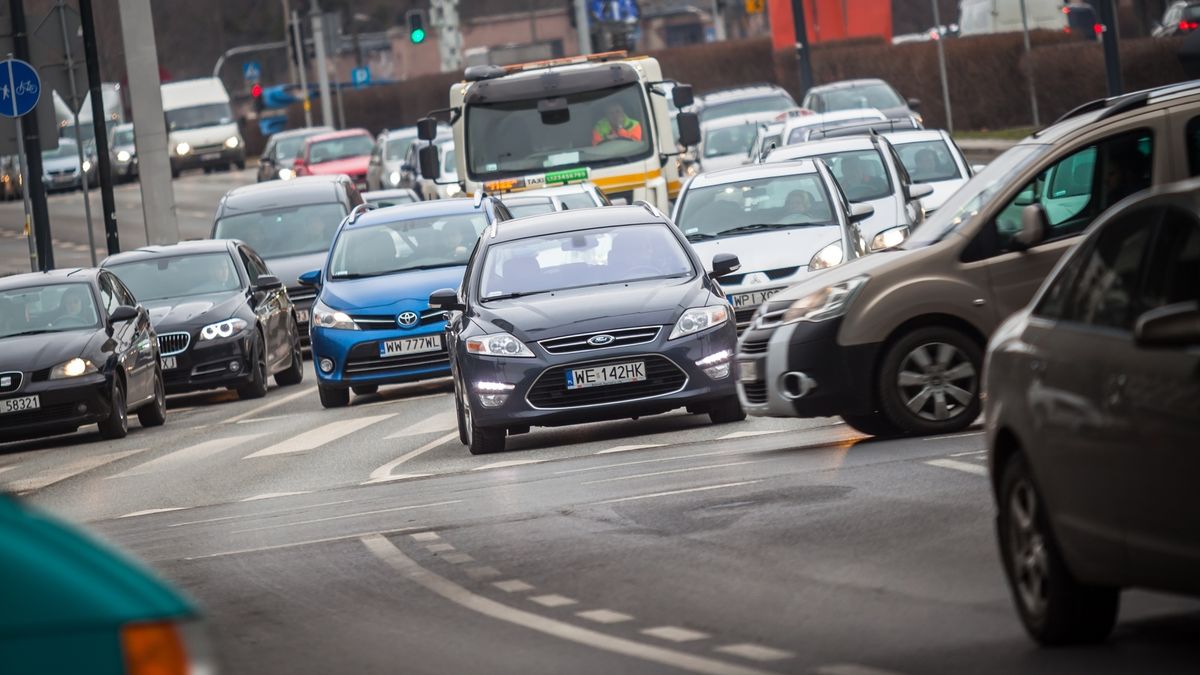 Na drogach powstają nierzadko sytuacje, w których nawet przepisy nie pomagają