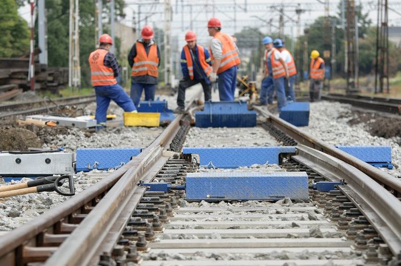 Kolej inwestuje w infrastrukturę i szkolenia dla pracowników.