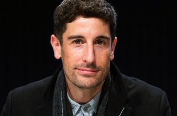 Jason Biggs nie pije alkoholu od 8 lat. "To był sygnał ostrzegawczy"
