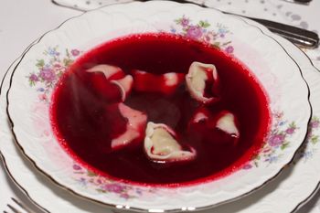 Przed podaniem dolewam do barszczu. Ma lepszy smak i piękny rubinowy kolor