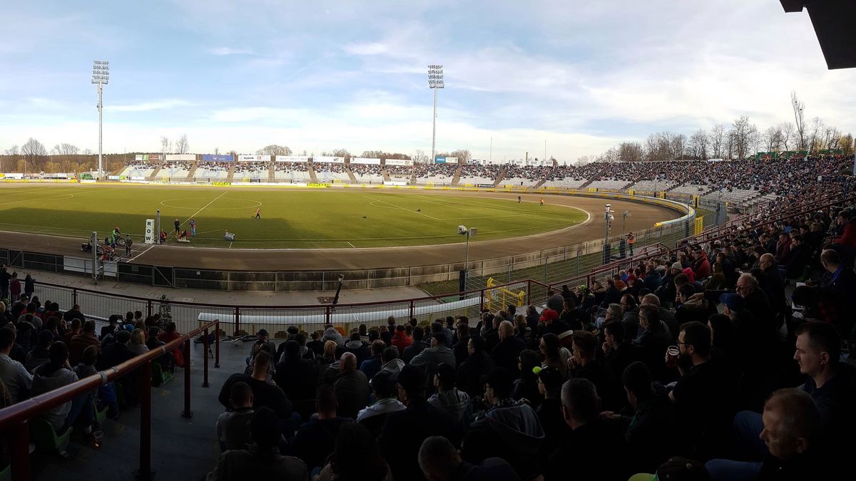 Tłumy na stadionie w Rybniku