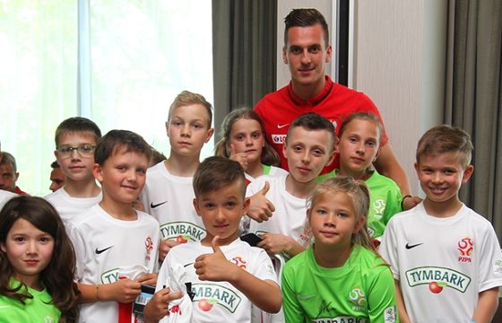 Arkadiusz Milik przez kolejny rok będzie promować piłkarski turniej Tymbarku