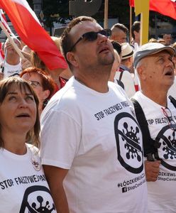 Makowski: "Covidowi negacjoniści przestają być śmieszni. Oni zaczynają być groźni" [OPINIA]