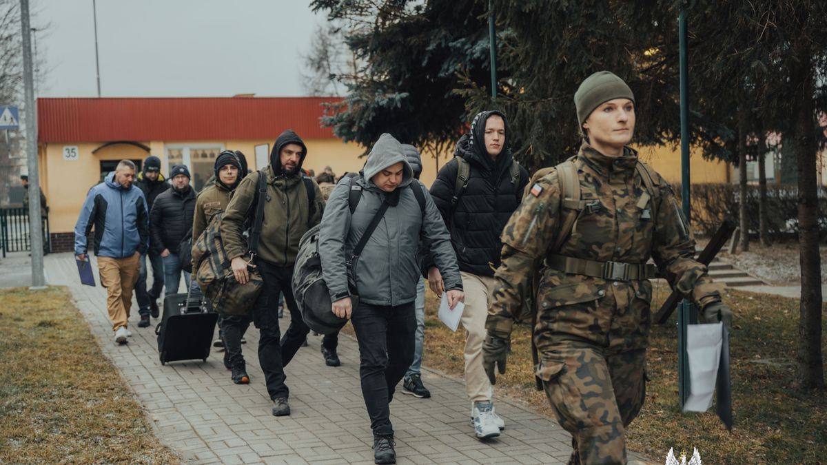 150 ochotników rozpoczęło "Ferie z WOT"  