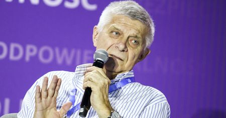 Morawiecki grzmi po decyzji PE. Belka: kłamstwa, bzdury