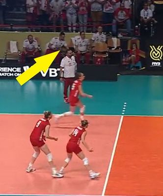 Nawet trener nie wiedział, o co chodzi. To był kluczowy moment meczu [WIDEO]