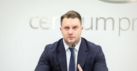 "Niezdolność PiS". Siemoniak o reakcji na problemy Mejzy