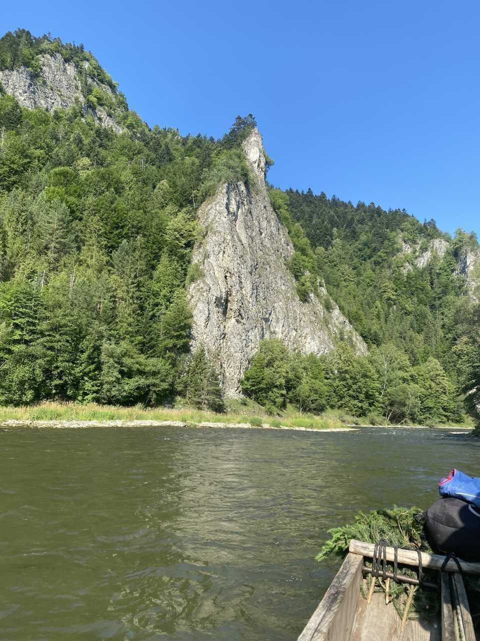 Widok na Pieniny z tratwy