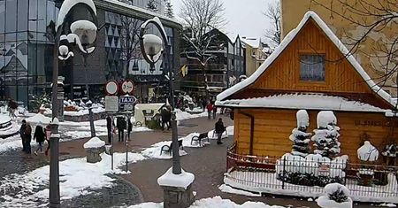 Była 13:50. Taki widok na Krupówkach