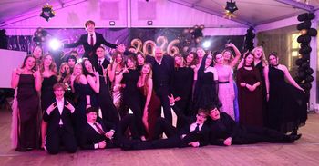 Szczecinek: Studniówka I LO im. Ks. Elżbiety. Tak się bawili maturzyści