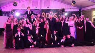 Szczecinek: Studniówka I LO im. Ks. Elżbiety. Tak się bawili maturzyści