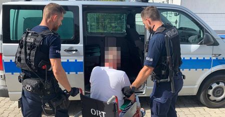Wjechał wózkiem inwalidzkim na ekspresówkę. Był pijany