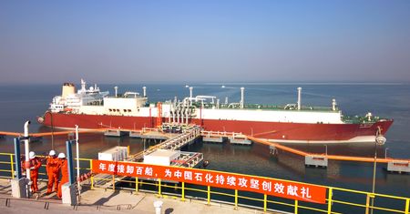 Kiedy Putin zakręca kurek, Chiny oferują światu gaz. LNG sprzedają trzej azjatyccy giganci