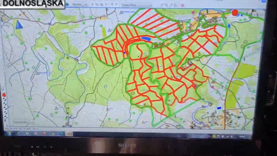 Wałbrzych. Wielka akcja poszukiwawcza na terenie Książańskiego Parku Narodowego. Szukano zabójcy
