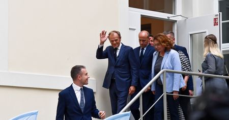Hołownia dogada się z Tuskiem? Lider Polski 2050: "to rywal, nie wróg"