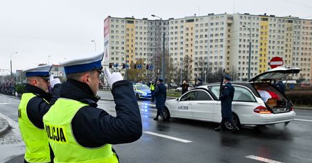 Poruszające pożegnanie śmiertelnie postrzelonych policjantów