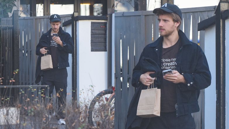 Maciej Musiał kupuje kebaba i wsiada do mercedesa za 200 tysięcy