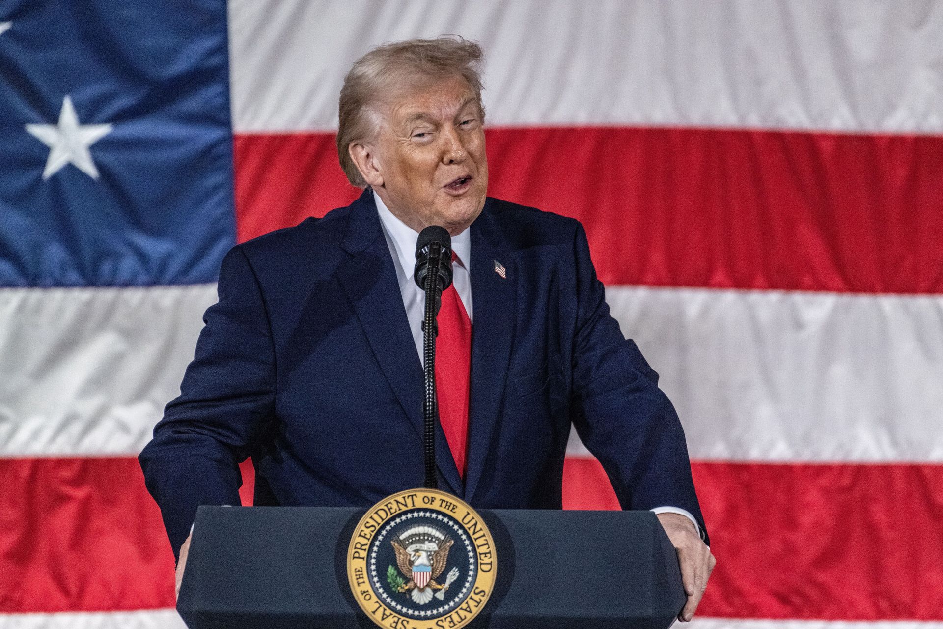 Trump chwali spadek inflacji, ale Amerykanie nie są zadowoleni