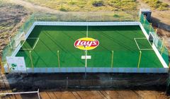 Lay’s zbuduje boiska ze starych opakowań