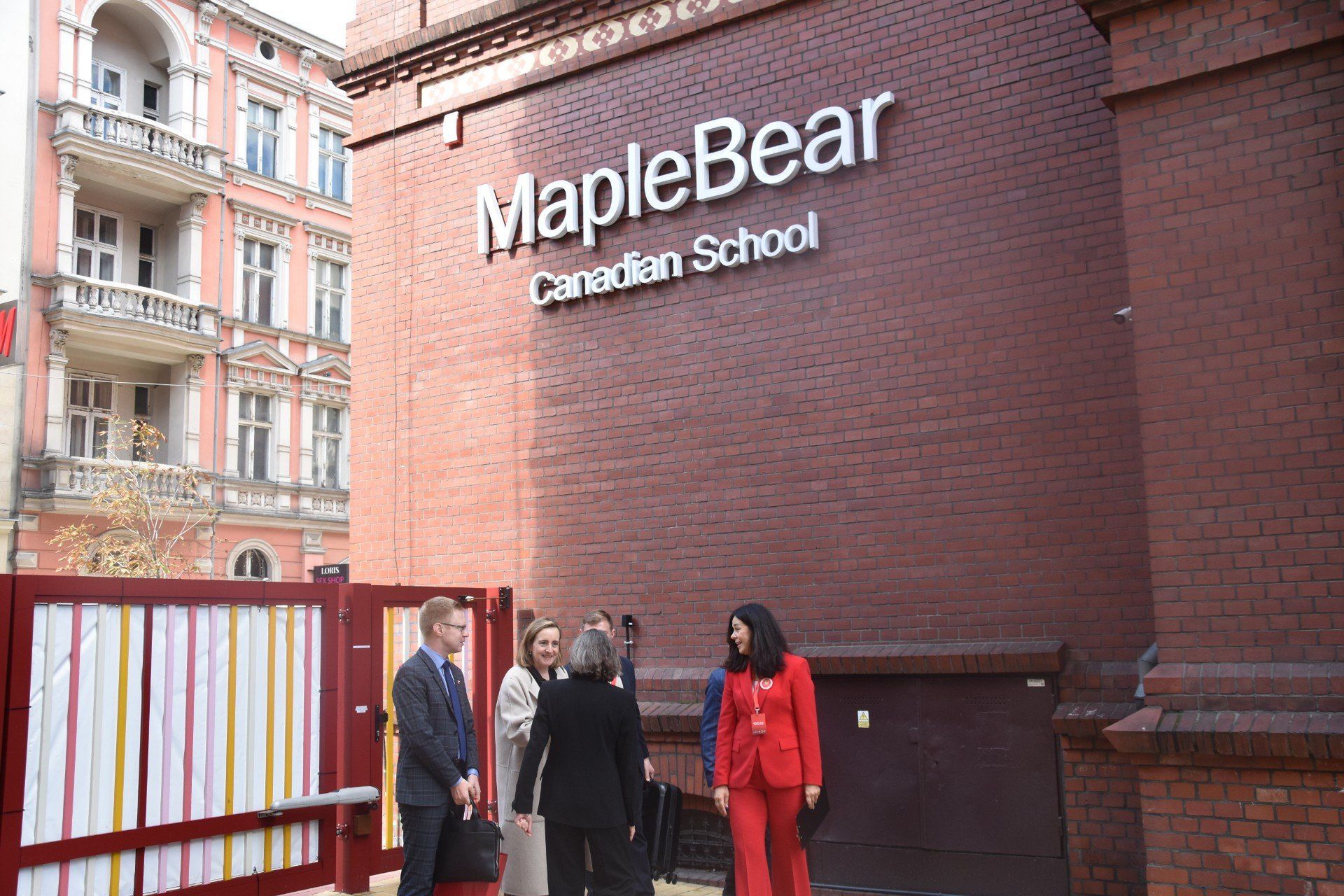 Wizytą ambasador Catherine Godin szkoła Maple Bear w Katowicach rozpoczyna trzeci rok obecności na edukacyjnej mapie Śląska