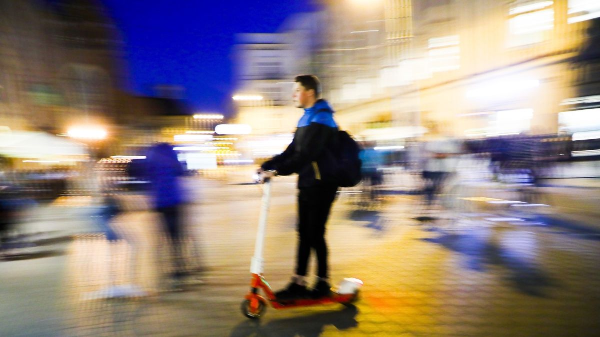 Elektryczne hulajnogi wciąż budzą kontrowersje, a wypadków z ich udziałem jest coraz więcej.