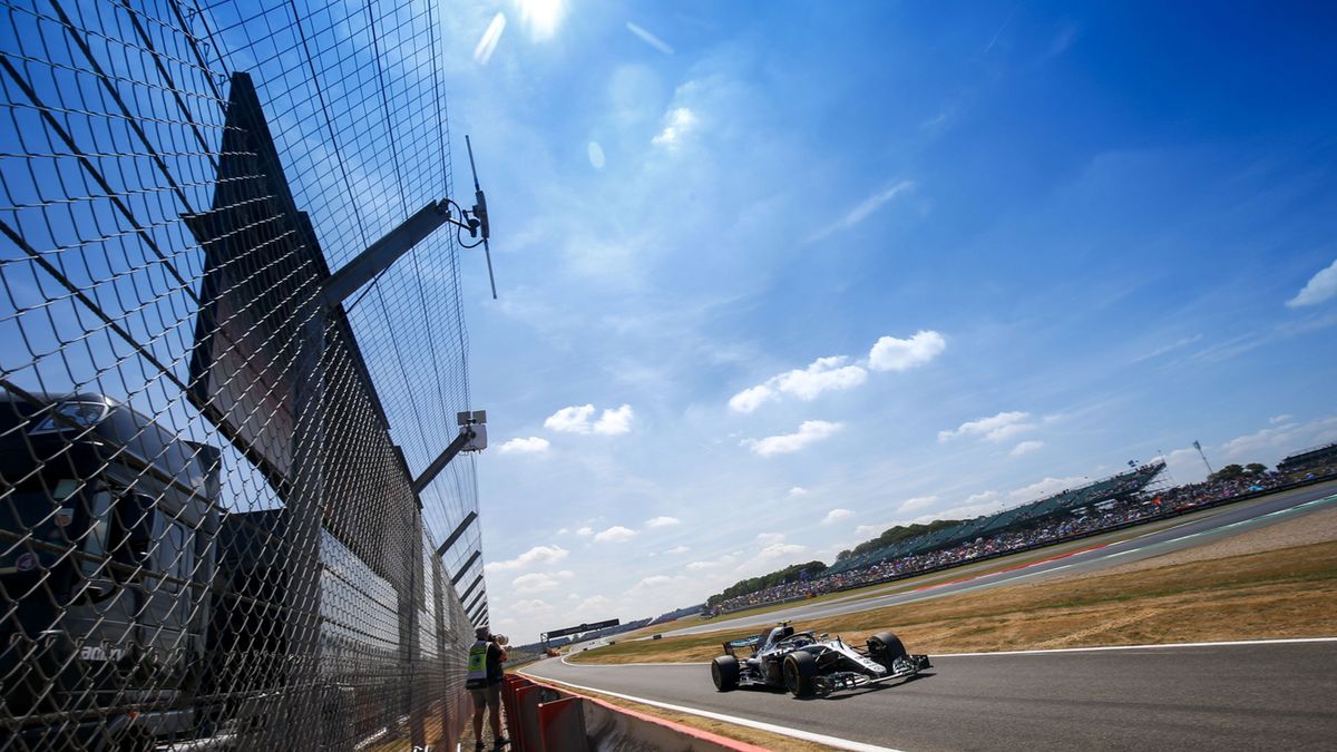 Zdjęcie okładkowe artykułu: Materiały prasowe / Mercedes / Na zdjęciu: wyścig F1 na Silverstone