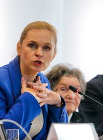Barbara Nowacka signs regulation concerning changes in education